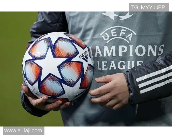 足球历史百大巨星全纪录 深度解析全球足坛传奇人物成长与荣耀